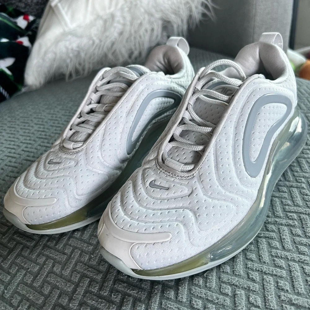 Nike Air Max 720 Vast Wolf Grey Women’s Size 7.5 - Picture 1 of 9